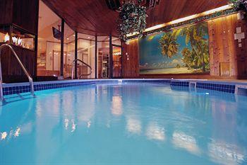 Sybaris Pool Suites Mequon Brown Deer Buitenkant foto