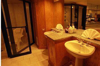 Sybaris Pool Suites Mequon Brown Deer Buitenkant foto