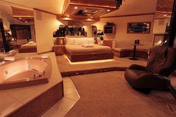 Sybaris Pool Suites Mequon Brown Deer Buitenkant foto