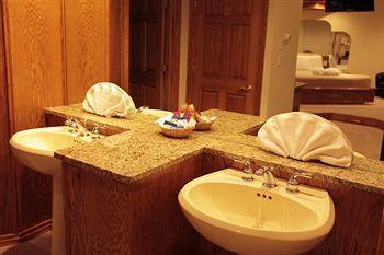 Sybaris Pool Suites Mequon Brown Deer Buitenkant foto