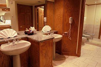 Sybaris Pool Suites Mequon Brown Deer Buitenkant foto
